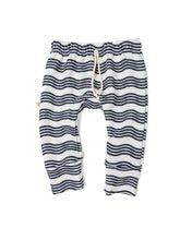 Load image into Gallery viewer, gusset pants - wavy lines