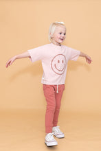 Load image into Gallery viewer, boxy tee - smile on panoramic
