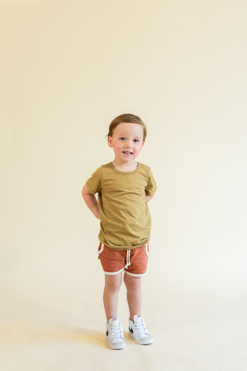 basic tee CO - ochre