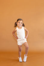 Load image into Gallery viewer, shorties CO - daisies on natural
