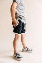 Load image into Gallery viewer, french terry retro short CO - heather black