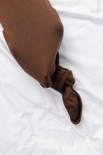 Load image into Gallery viewer, ribbed knotted sleeper - mocha