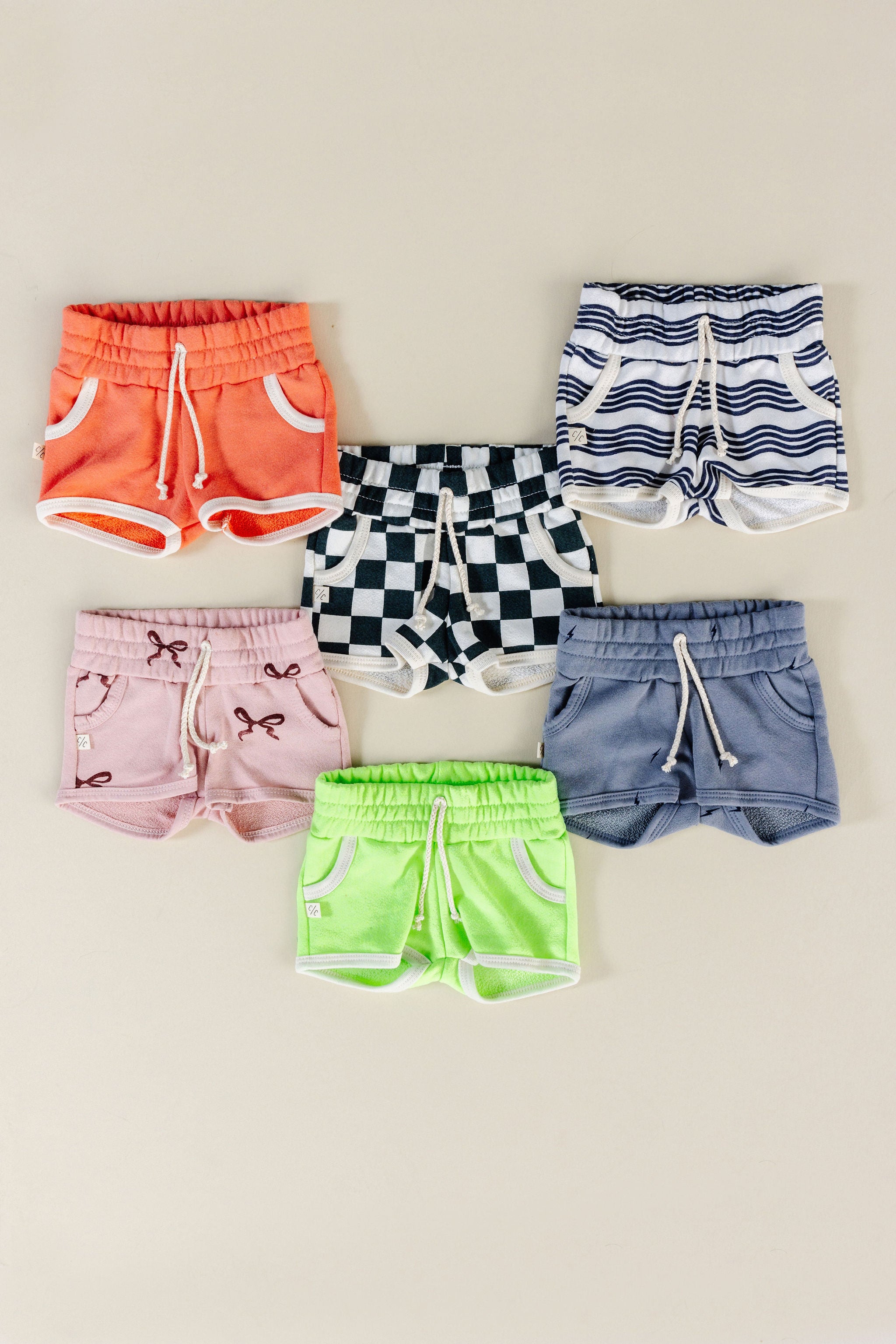 french terry retro short - wavy lines