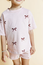 Load image into Gallery viewer, boxy tee - classic bows