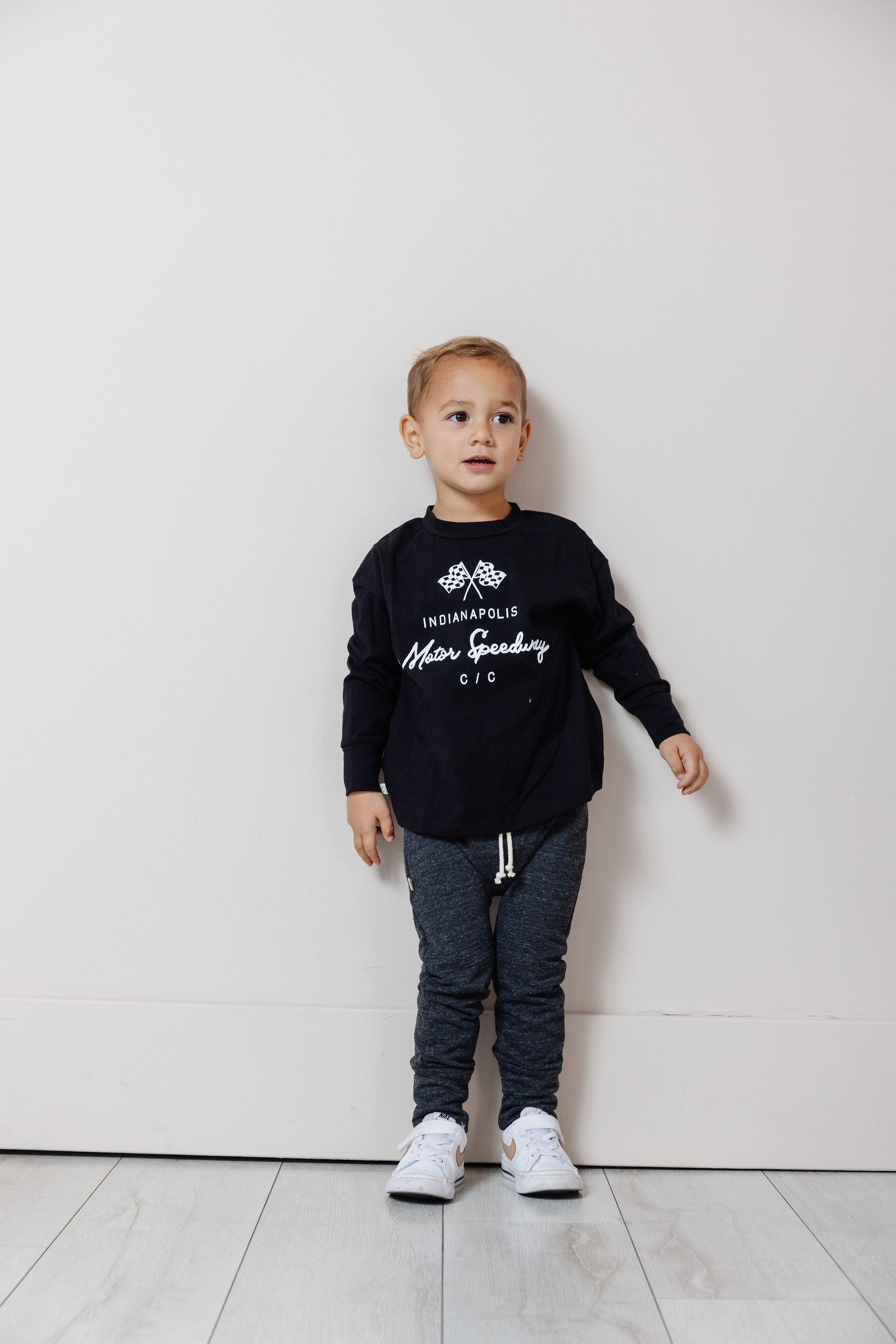 boxy long sleeve tee - motor speedway on black