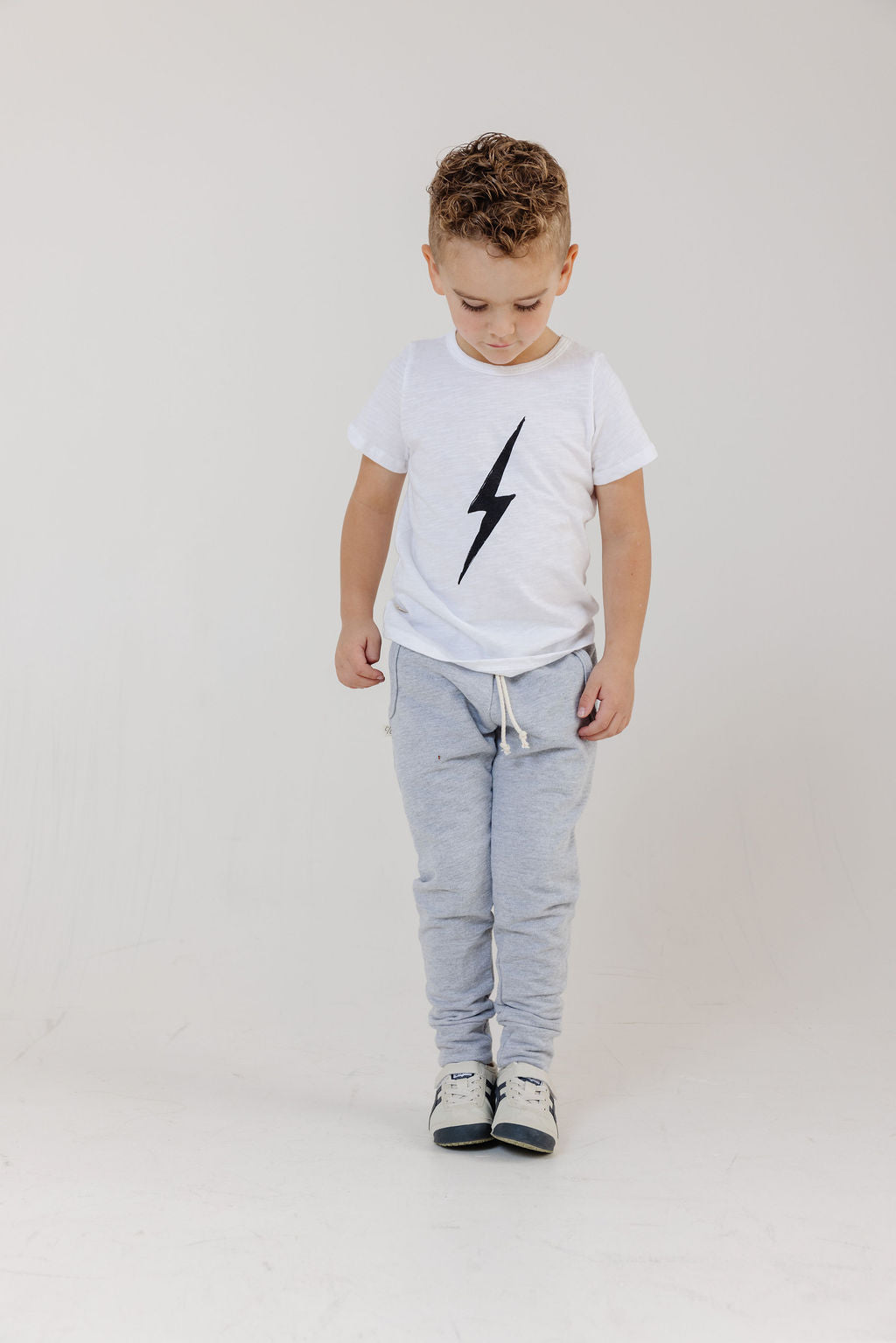 basic tee - lightning on shell