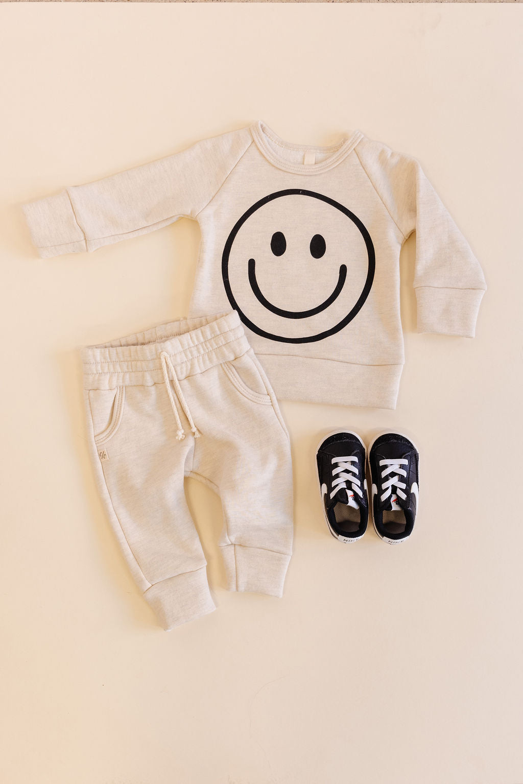 pullover crew - smile on cream