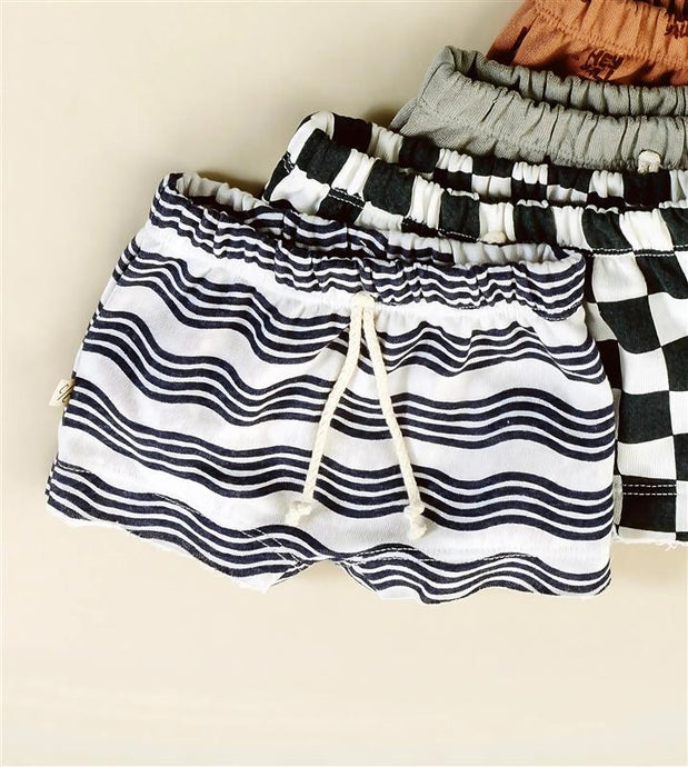 boy shorts - wavy lines