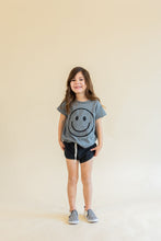 Load image into Gallery viewer, basic tee - smile on heather gray