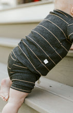Load image into Gallery viewer, rib knit tee - anthracite sand stripe