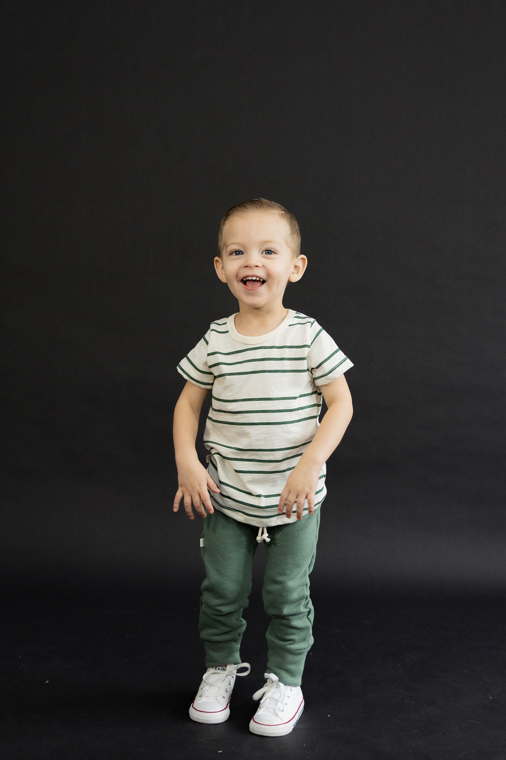 basic tee - triple stripe on golf green