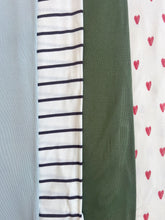 Load image into Gallery viewer, rib knit tee - red hearts on natural