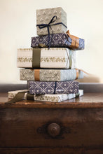 Load image into Gallery viewer, &#39;Yuletide&#39; Wrapping Paper Set PRESHOP