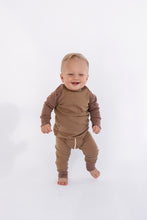 Load image into Gallery viewer, rib knit pant - kraft - milk chocolate