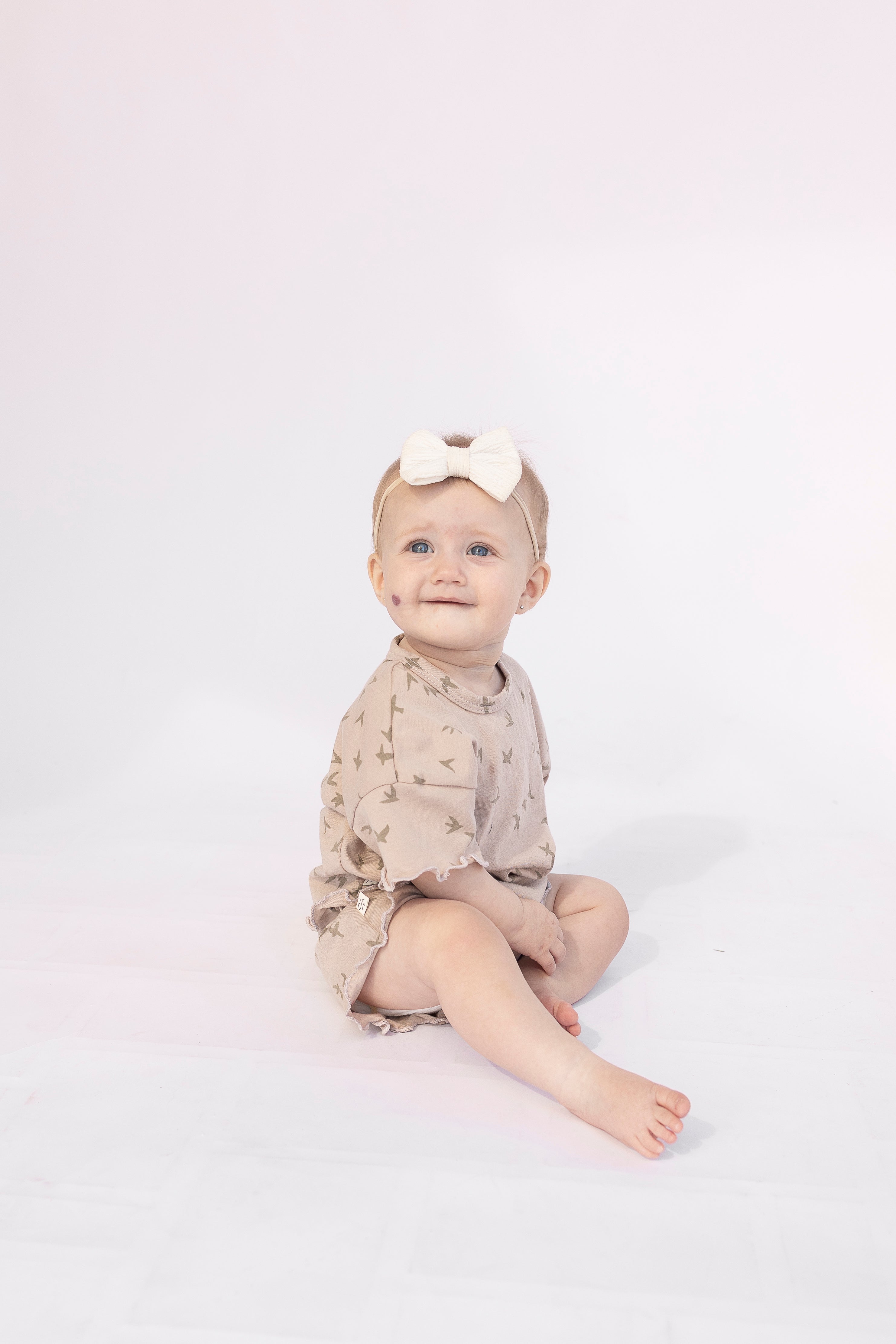 ruffle set - birds on dove