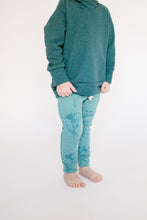 Load image into Gallery viewer, original jogger - maps on oil blue