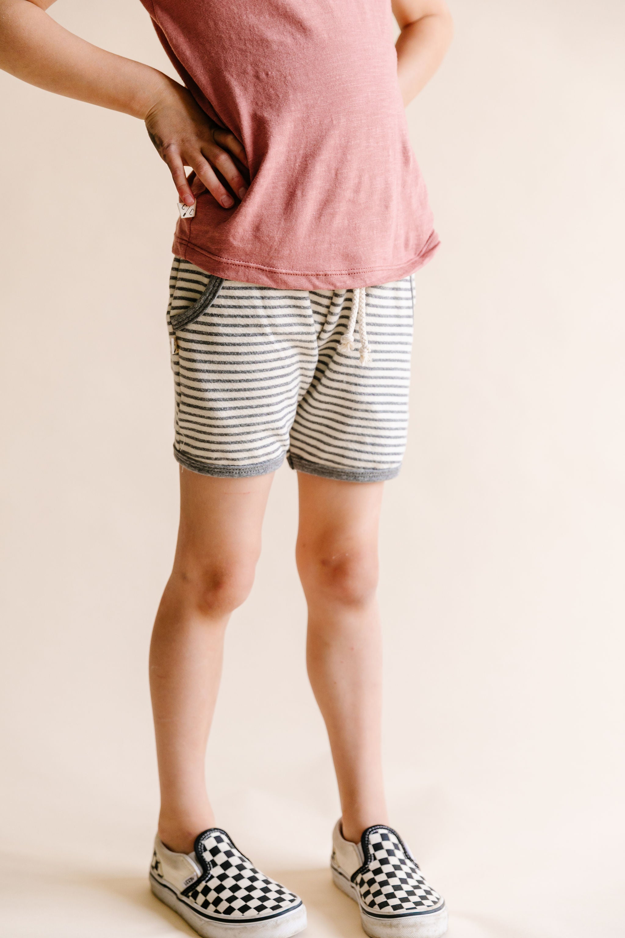 french terry retro short - narrow gray stripe