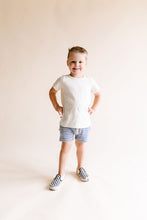 Load image into Gallery viewer, boy shorts - heather chambray stripe