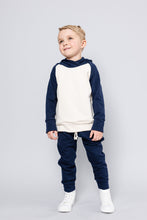 Load image into Gallery viewer, colorblock trademark raglan hoodie - natural and oxford blue