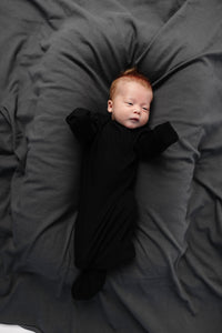 ribbed knotted sleeper - black