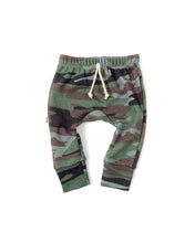 Load image into Gallery viewer, gusset pants - classic camo
