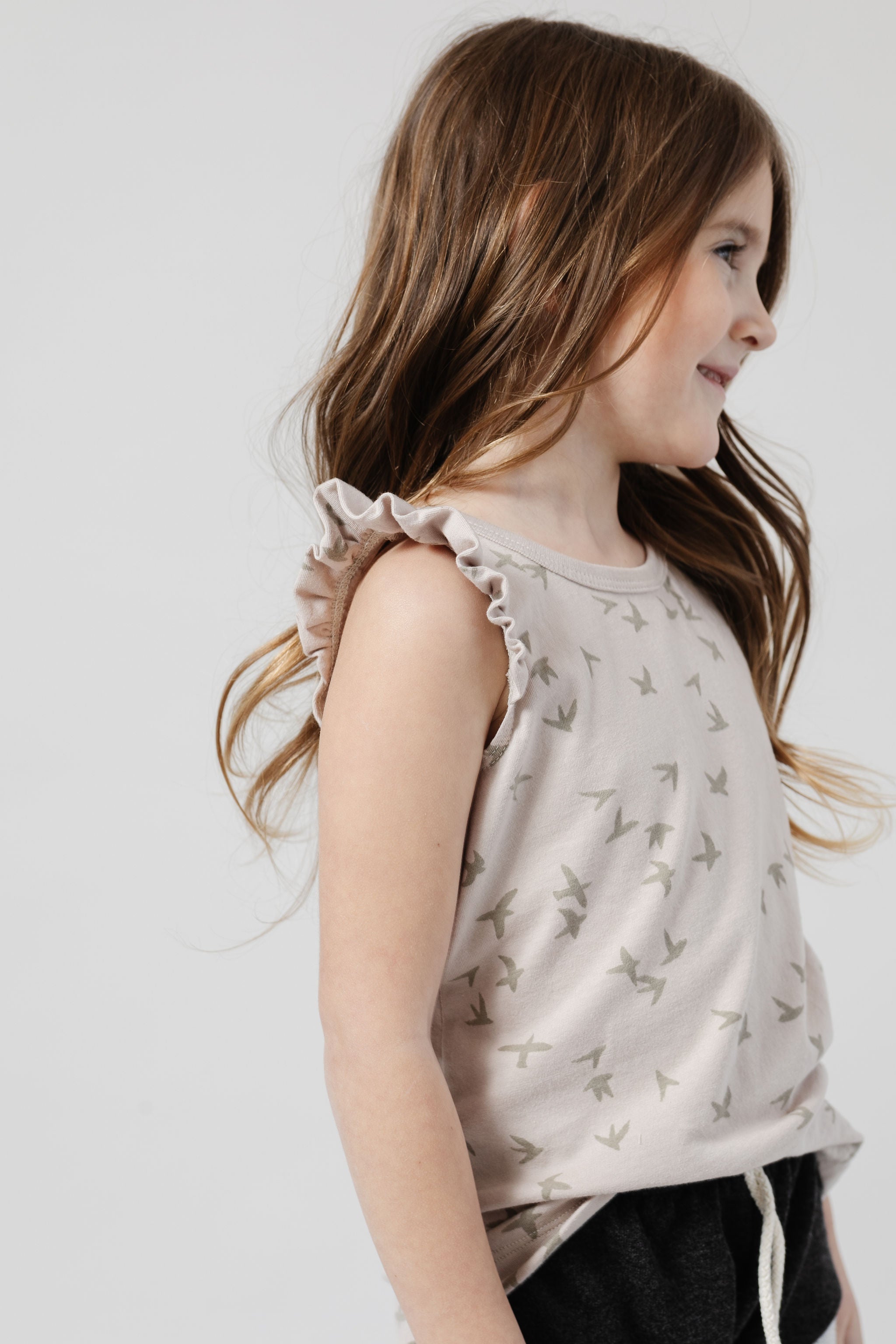 flutter tee CO - birds on mushroom