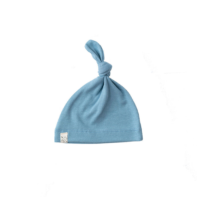 knot hat - carolina blue