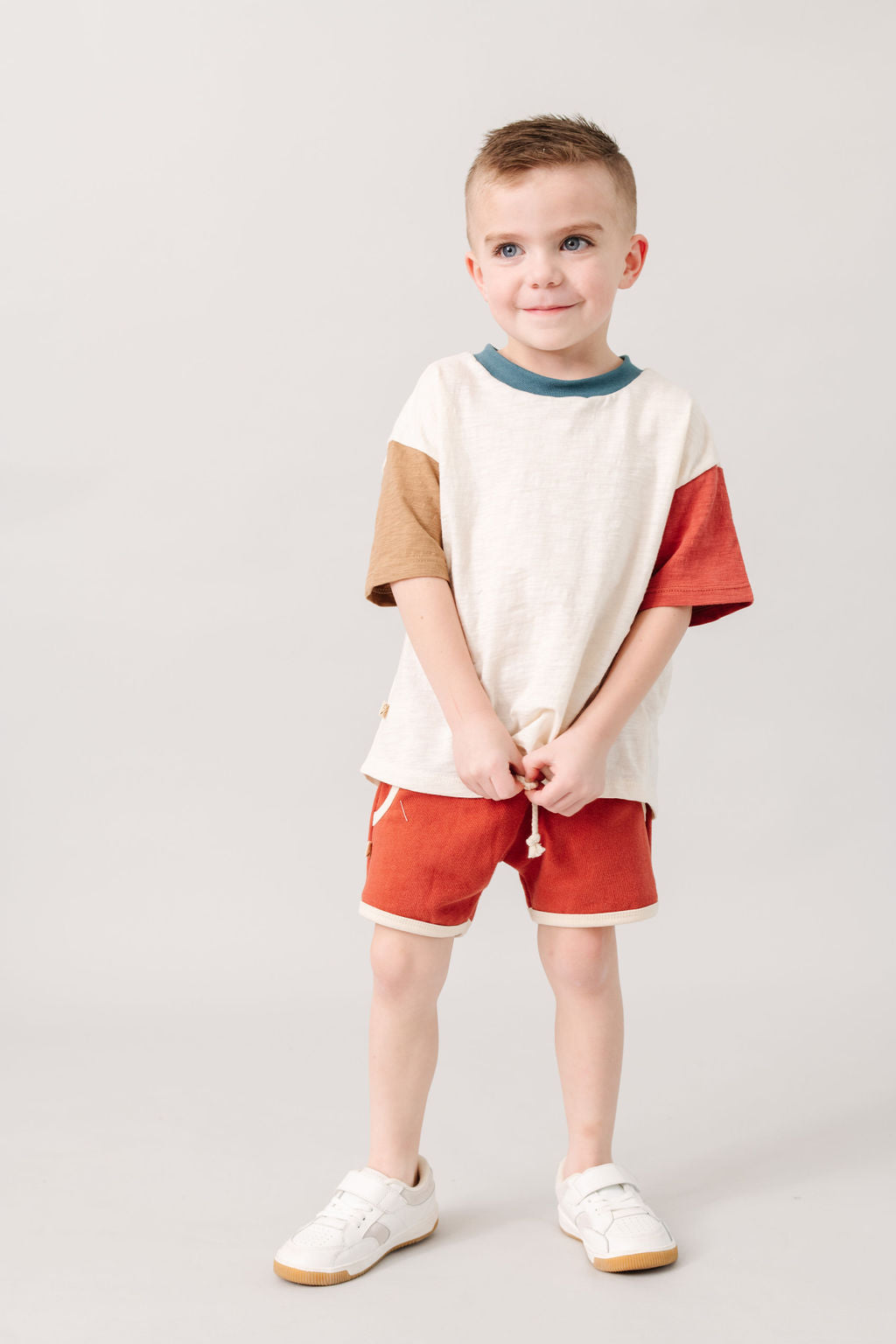 french terry retro short - barn red