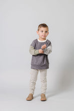 Load image into Gallery viewer, boxy sweatshirt - black heather and natural
