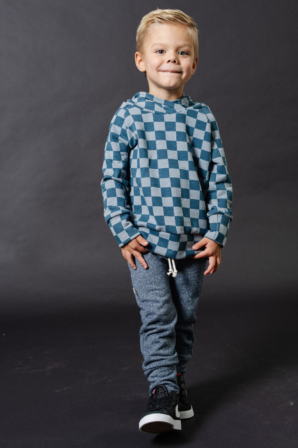 trademark raglan hoodie - blue checkerboard