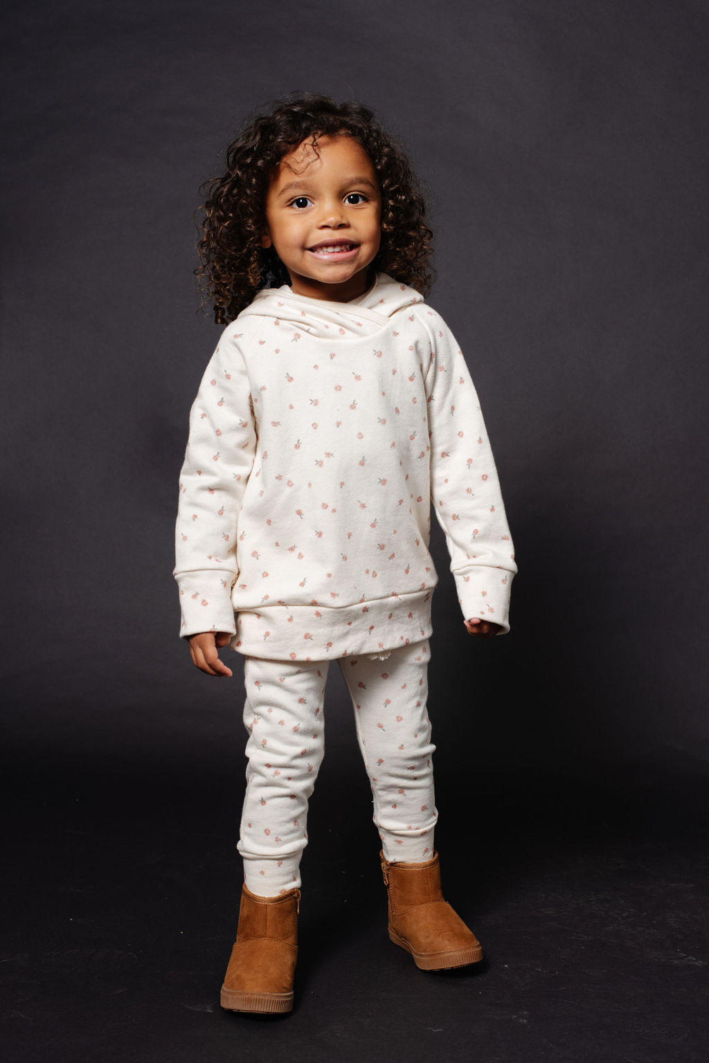 trademark raglan hoodie CO - daisies on natural